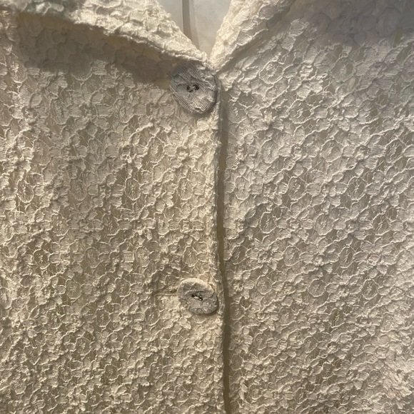 Lace coat - Picture 2 of 9